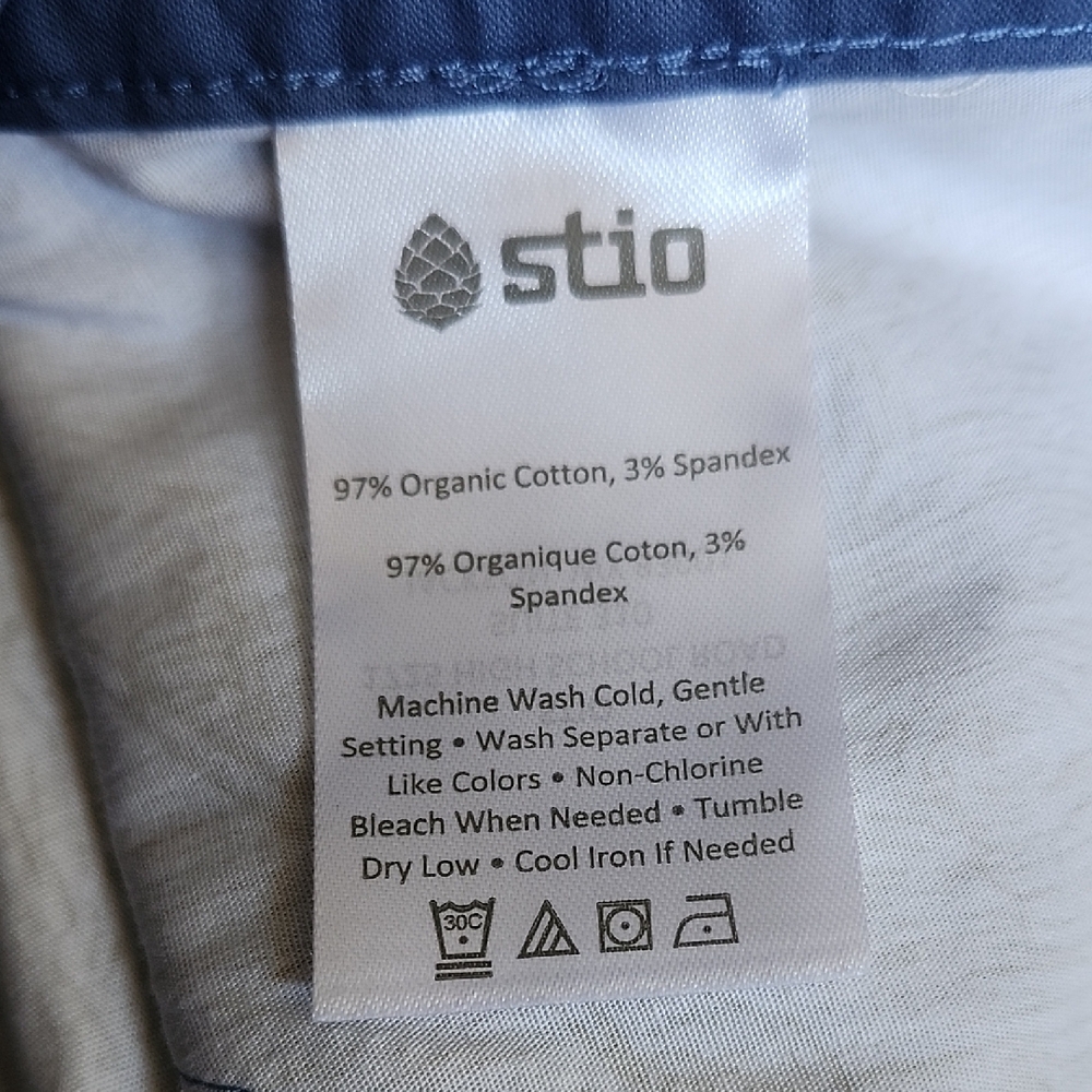 Stio Women's Blue Cargo Shorts - Picture 8 of 11